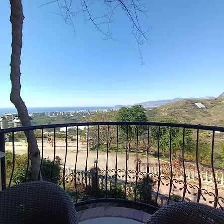 Cheerful 3 Bedroom With Amazing Sea View 빌라 알란야