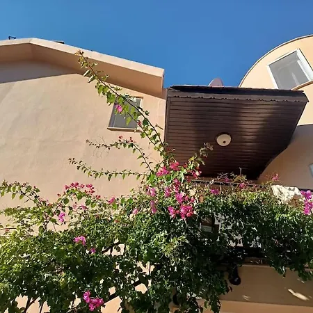 Cheerful 3 Bedroom With Amazing Sea View 빌라 *